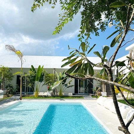 La Base Hotel 吉汶瓦 外观 照片
