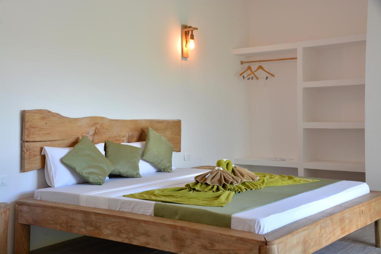 La Base Hotel 吉汶瓦 外观 照片