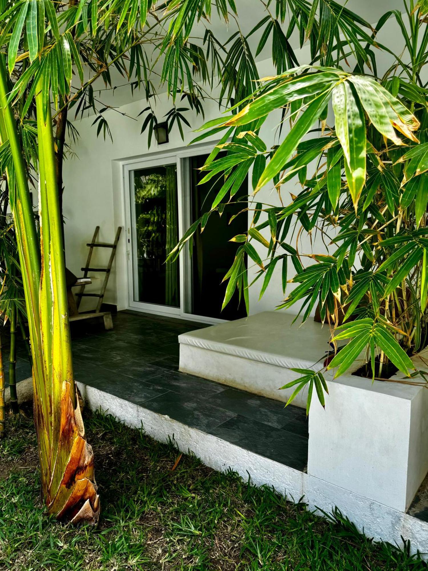 La Base Hotel 吉汶瓦 外观 照片