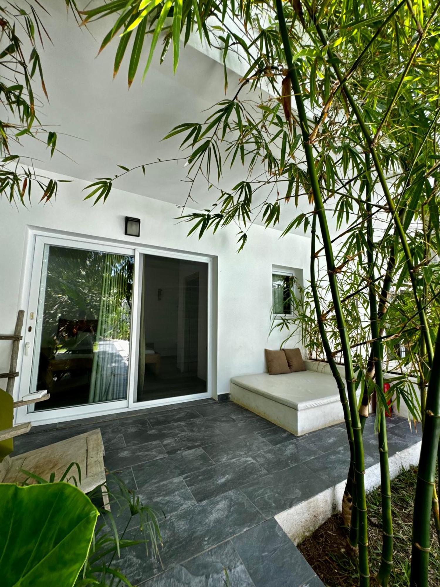 La Base Hotel 吉汶瓦 外观 照片