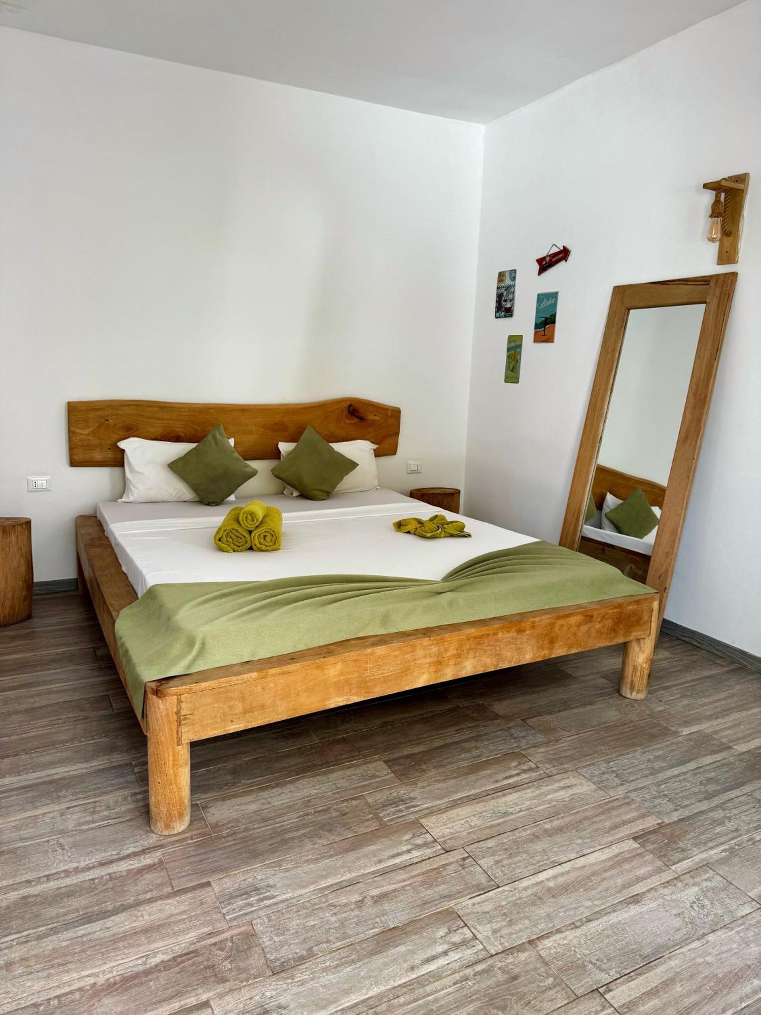 La Base Hotel 吉汶瓦 外观 照片
