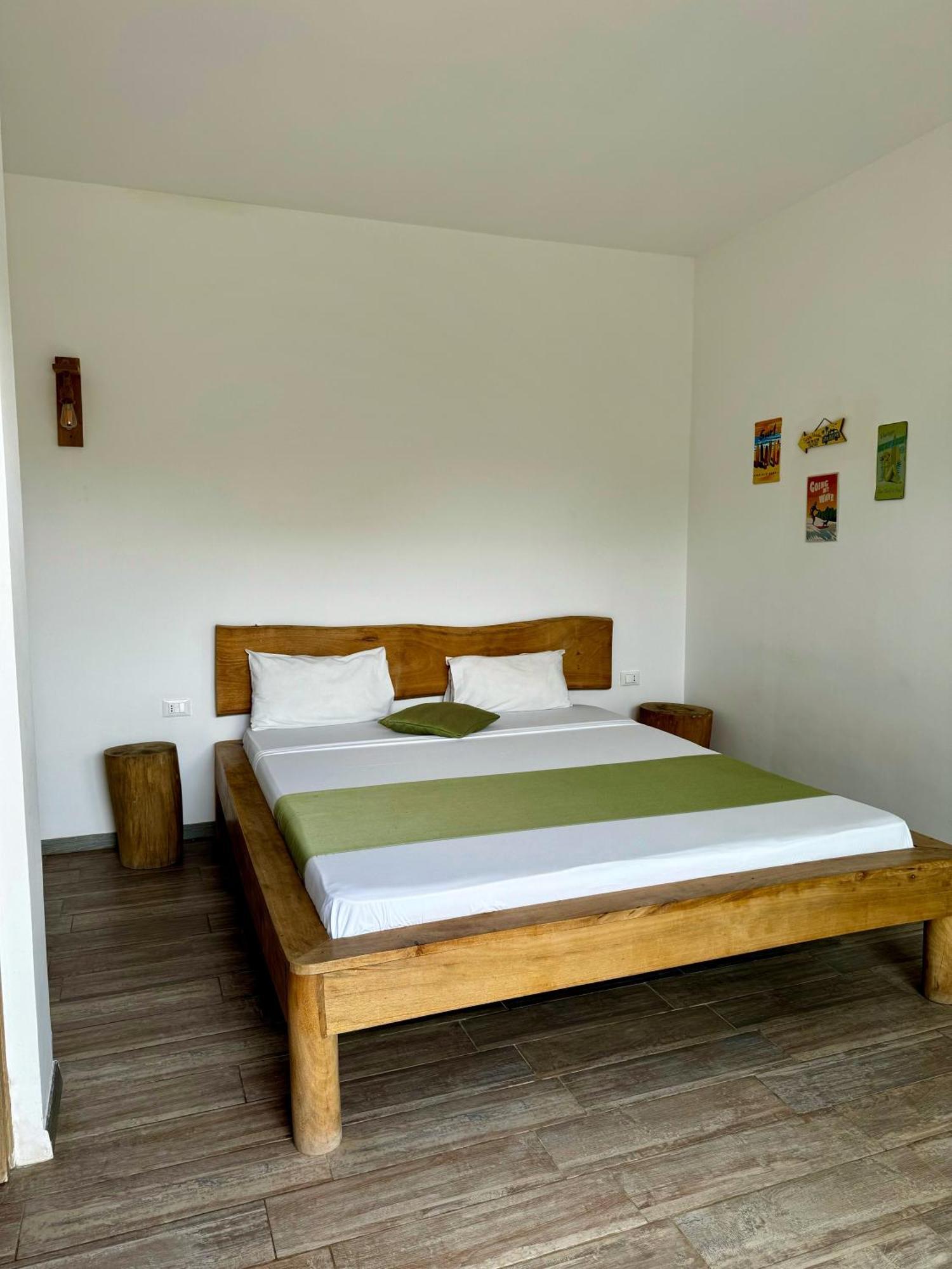 La Base Hotel 吉汶瓦 外观 照片